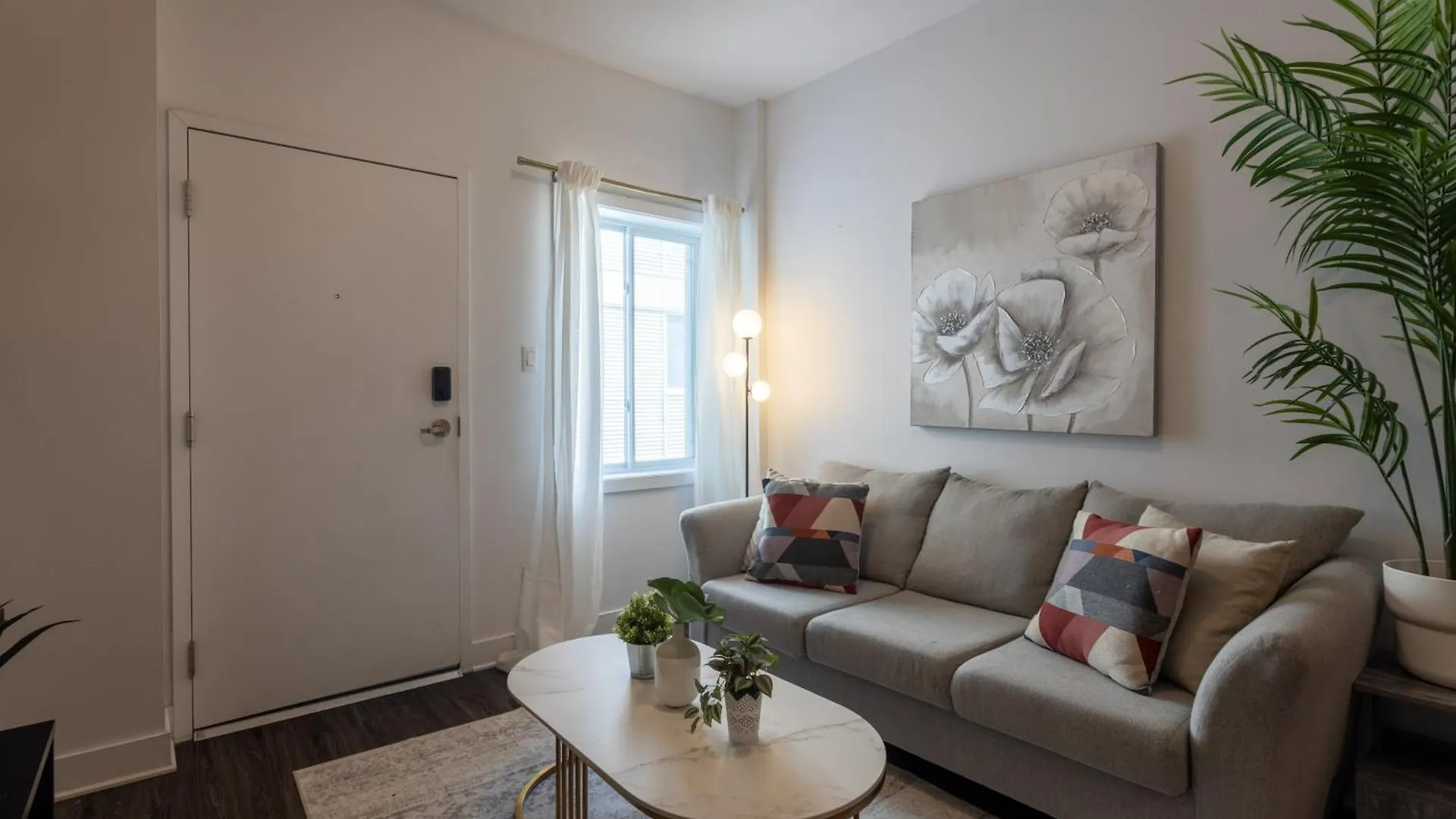 Large Suite In Downtown Montréal